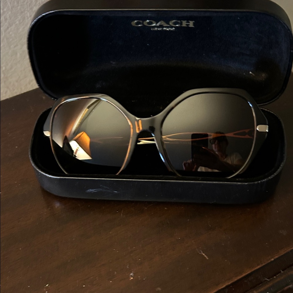 Tortoise Shell Sunglasses - Picture 3 of 7